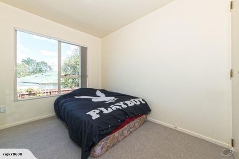 Photo of property in 1/49 Sungrove Rise, Sunnyvale, Auckland, 0612