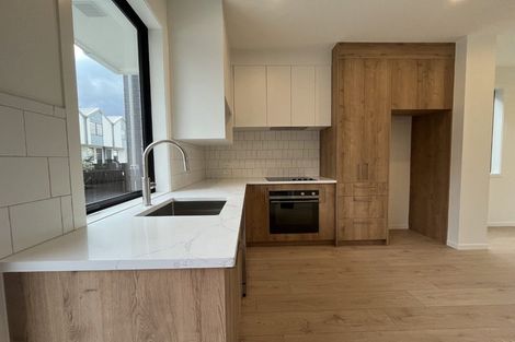 Photo of property in 8/23 Makomako Drive, Orewa, 0931