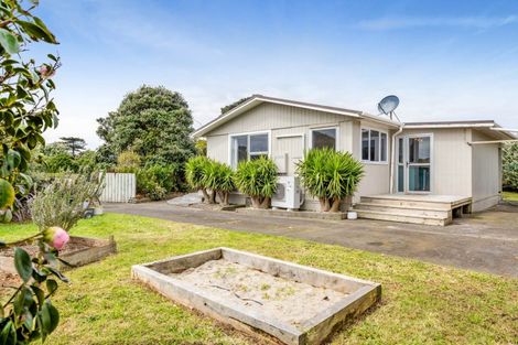 Photo of property in 1 Pohutukawa Drive, Opunake, 4616
