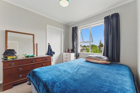 Photo of property in 28 Miro Street, Castlecliff, Whanganui, 4501