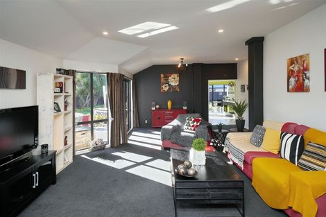 Photo of property in 2 The Stables, Woodend, 7610