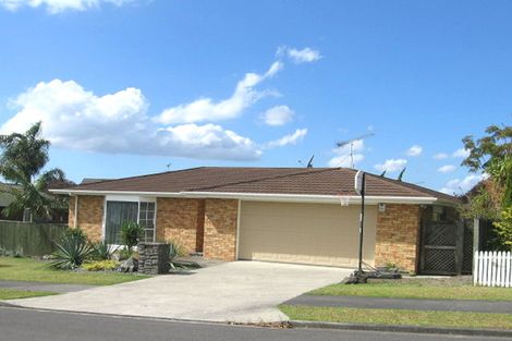 Photo of property in 4 Ballini Rise, West Harbour, Auckland, 0618