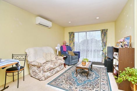 Photo of property in 214a Breezes Road, Aranui, Christchurch, 8061