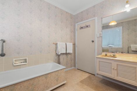 Photo of property in 22 Lucknow Road, Havelock North, 4130