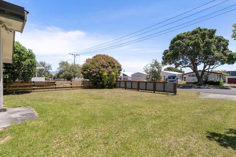 Photo of property in 108 Linton Crescent, Whangamata, 3620