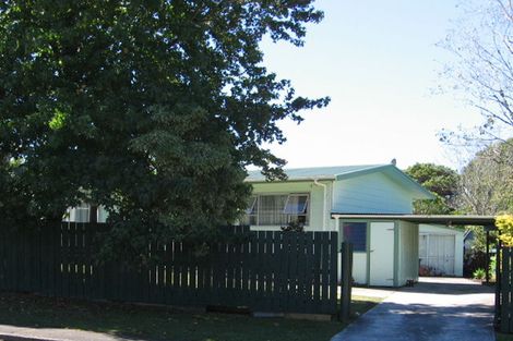 Photo of property in 32 Oreil Avenue, West Harbour, Auckland, 0618