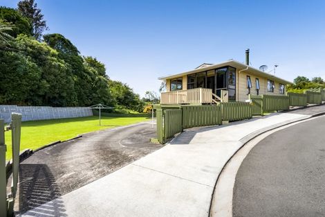 Photo of property in 18 Shaldon Crescent, Blagdon, New Plymouth, 4310