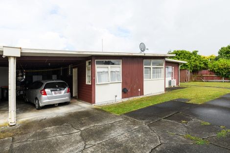 Photo of property in 6a Westhaven Grove, Takaro, Palmerston North, 4412