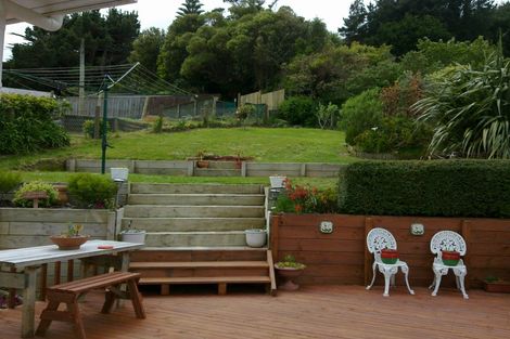 Photo of property in 124 Parkvale Road, Karori, Wellington, 6012