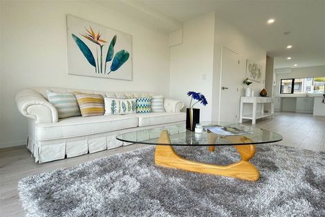 Photo of property in 25b Crestview Rise, Papakura, 2110