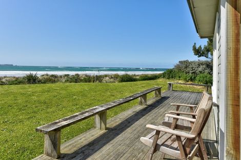 Photo of property in 501 Waikawa Curio Bay Road, Curio Bay, Tokanui, 9884