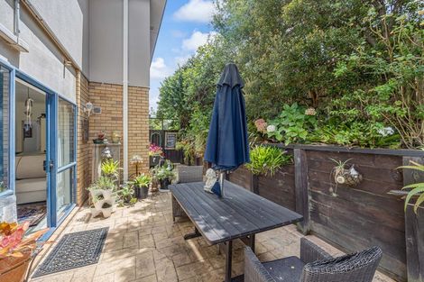 Photo of property in 19 Belleaire Court, West Harbour, Auckland, 0618