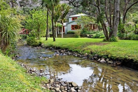 Photo of property in 66 Karekare Road, Karekare, Auckland, 0772
