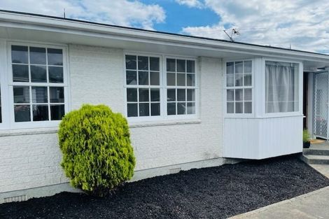 Photo of property in 2/53 Ludlam Crescent, Woburn, Lower Hutt, 5010