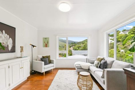 Photo of property in 27 Hathaway Avenue, Karori, Wellington, 6012
