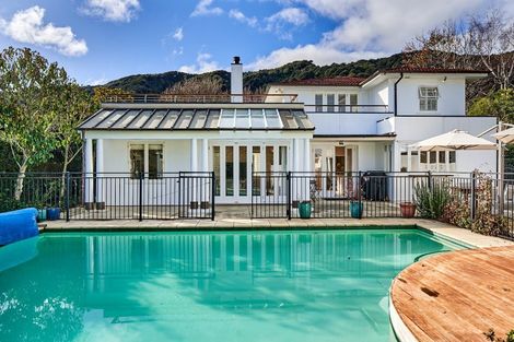 Photo of property in 25 Cheviot Road, Lowry Bay, Lower Hutt, 5013