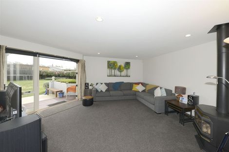 Photo of property in 19 Blue Gum Place, New Brighton, Christchurch, 8083