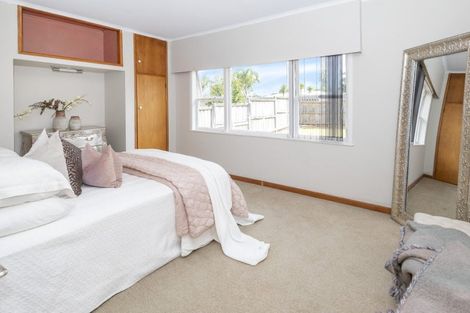 Photo of property in 28 Howe Street, Howick, Auckland, 2014