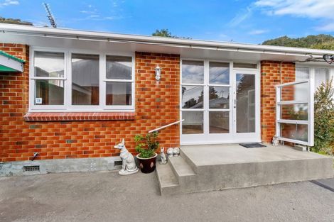 Photo of property in 417 Muritai Road, Eastbourne, Lower Hutt, 5013