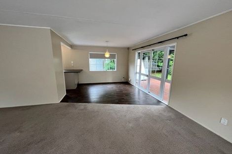 Photo of property in 2/34 Sandgate Avenue, Botany Downs, Auckland, 2010