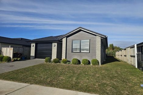 Photo of property in 71 Hills View Drive, Papamoa, 3118