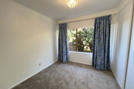 Photo of property in 29 Himalaya Drive, Half Moon Bay, Auckland, 2012
