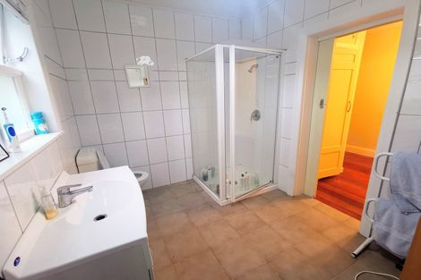 Photo of property in 1/17 Clifton Terrace, Kelburn, Wellington, 6012