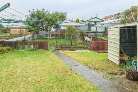 Photo of property in 25 Ruapehu Street, Castlecliff, Whanganui, 4501