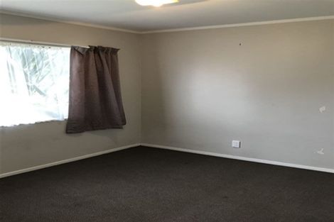 Photo of property in 4 Dungarvon Place, Clendon Park, Auckland, 2103
