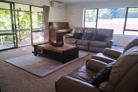 Photo of property in 15 Kingsclere Place, Goodwood Heights, Auckland, 2105