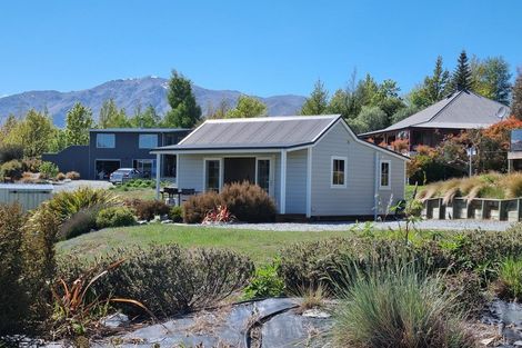 Photo of property in 1 O'neill Place, Lake Tekapo, 7999