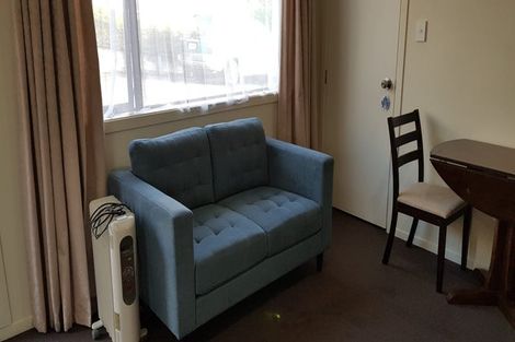 Photo of property in 8d Schnapper Rock Road, Schnapper Rock, Auckland, 0632