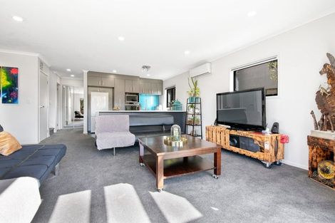 Photo of property in 7a Parkwood Crescent, Gulf Harbour, Whangaparaoa, 0930