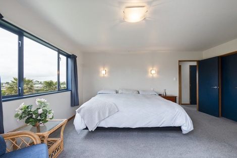 Photo of property in 55 Royal Oak Drive, Kelvin Grove, Palmerston North, 4414