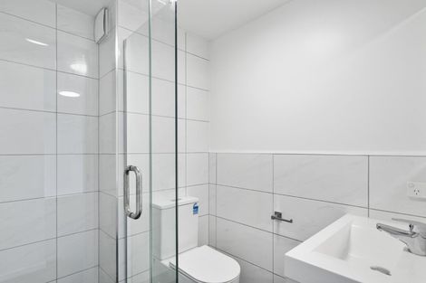 Photo of property in 1/4045f Great North Road, Glen Eden, Auckland, 0602