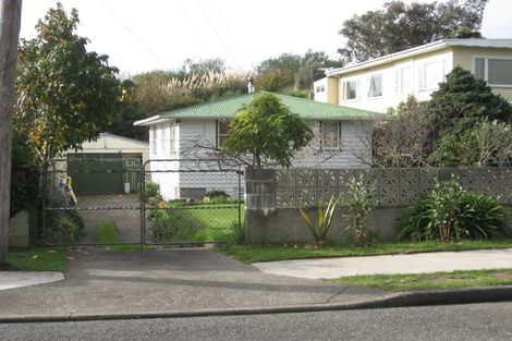 Photo of property in 16 Kaka Road, Raumati Beach, Paraparaumu, 5032