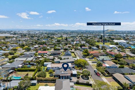 Photo of property in 9 Downsview Road, Pakuranga Heights, Auckland, 2010