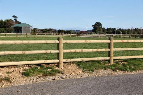 Photo of property in 425 Tararua Road, Levin, 5571