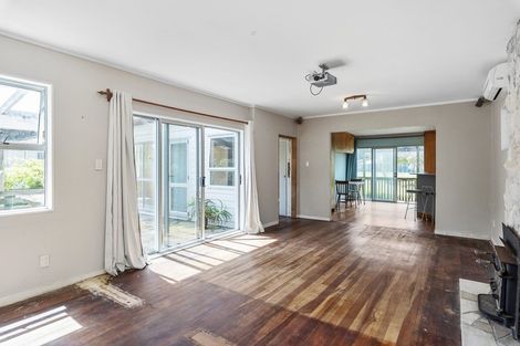 Photo of property in 15 Glen Road, Raumati South, Paraparaumu, 5032