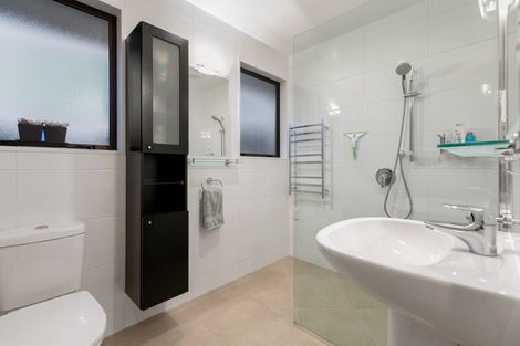 Photo of property in 13 Hinewa Road, Otumoetai, Tauranga, 3110