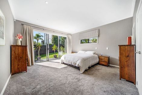 Photo of property in 4 Verley Rise, East Tamaki Heights, Auckland, 2016