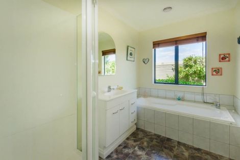 Photo of property in 6 Avion Terrace, Raumati Beach, Paraparaumu, 5032