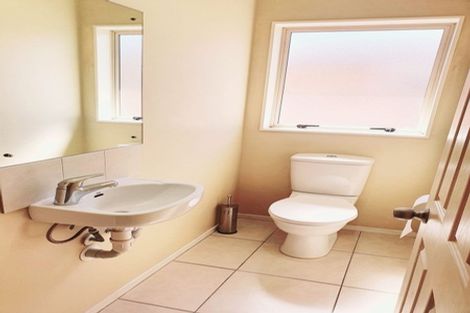 Photo of property in 16 Shankill Place, East Tamaki, Auckland, 2013