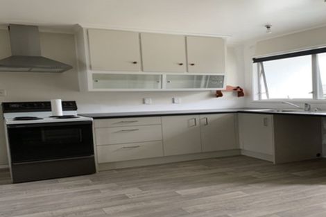 Photo of property in 2/54 Titirangi Road, New Lynn, Auckland, 0600