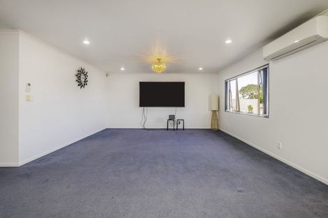 Photo of property in 64a Robertson Road, Favona, Auckland, 2024