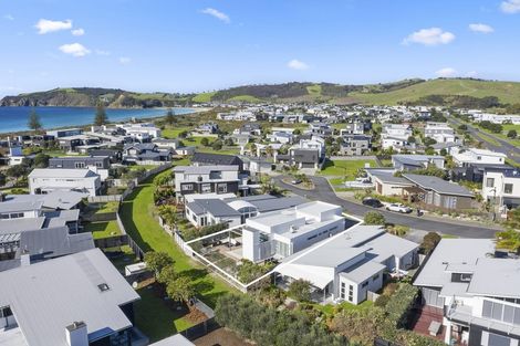 Photo of property in 7 Patiki Place, Omaha, 0986