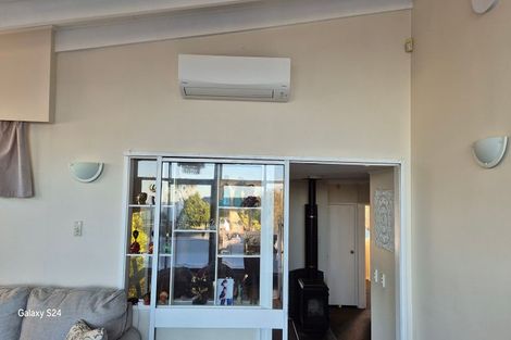 Photo of property in 17 Maple Grove, Maungaraki, Lower Hutt, 5010