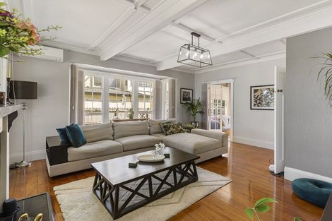 Photo of property in 9 Pakuranga Road, Pakuranga, Auckland, 2010