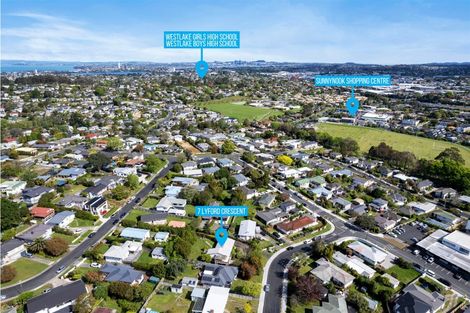 Photo of property in 7 Lyford Crescent, Sunnynook, Auckland, 0620