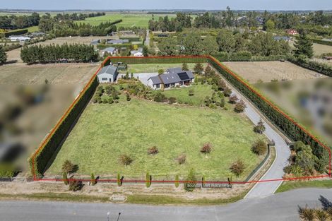 Photo of property in 39 Thorndon Close, Kirwee, Darfield, 7571